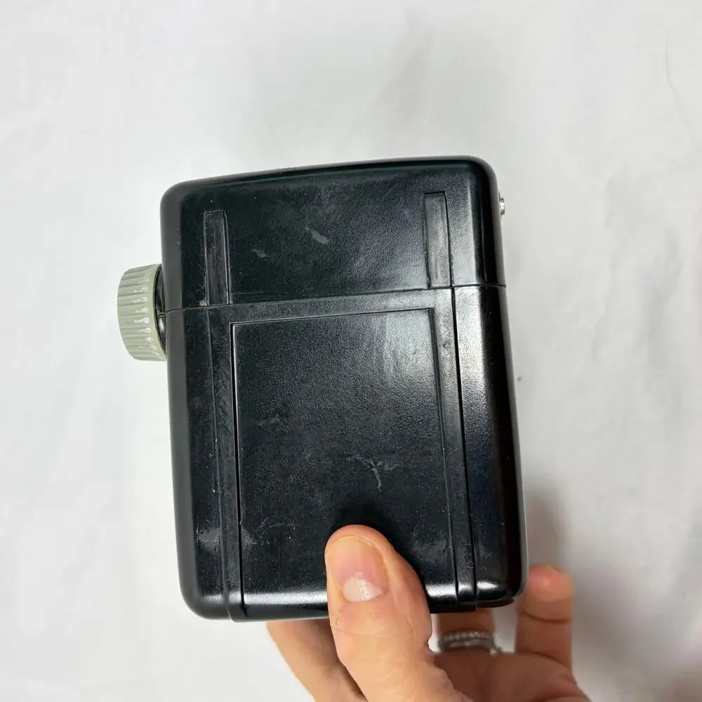 VTG Kodak Brownie Hawkeye Camera Flash Model, Kodak 620 Film - not working